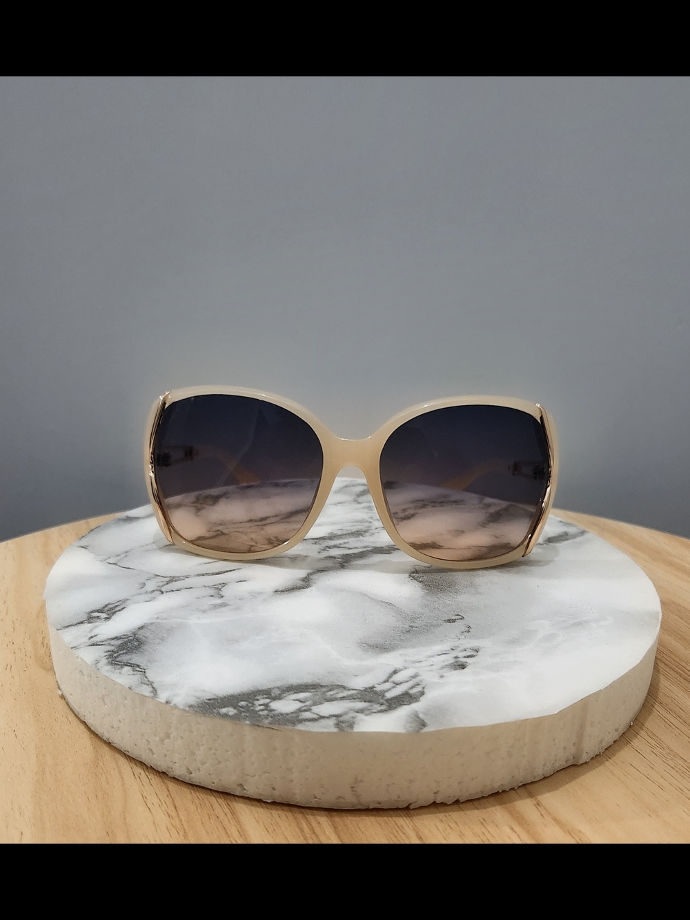 Women's Beige Gradient Lens Oversized Sunglasses